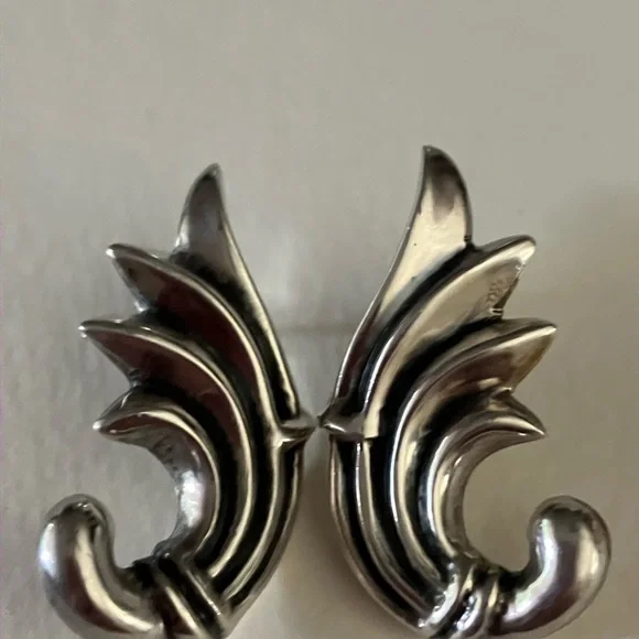 SSI 1994 MMA sterling silver abstract design post earrings - Picture 4 of 6